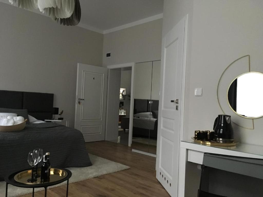 Marzec Apartamenty Gniezno Exterior foto